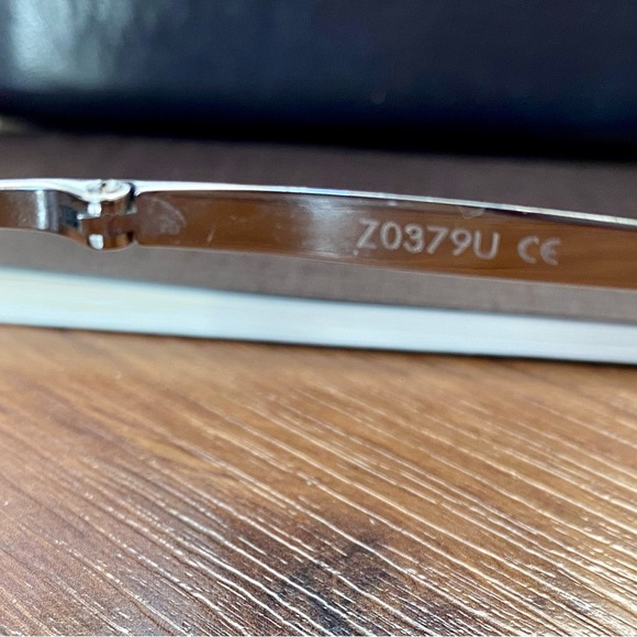 Louis Vuitton Viola Pilot Sunglasses - Picture 10 of 16